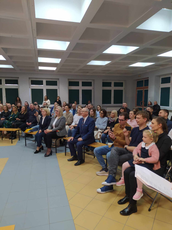 Dzieci ślubowały w Stadnickiej Woli. Wzruszający początek edukacyjnej podróży
