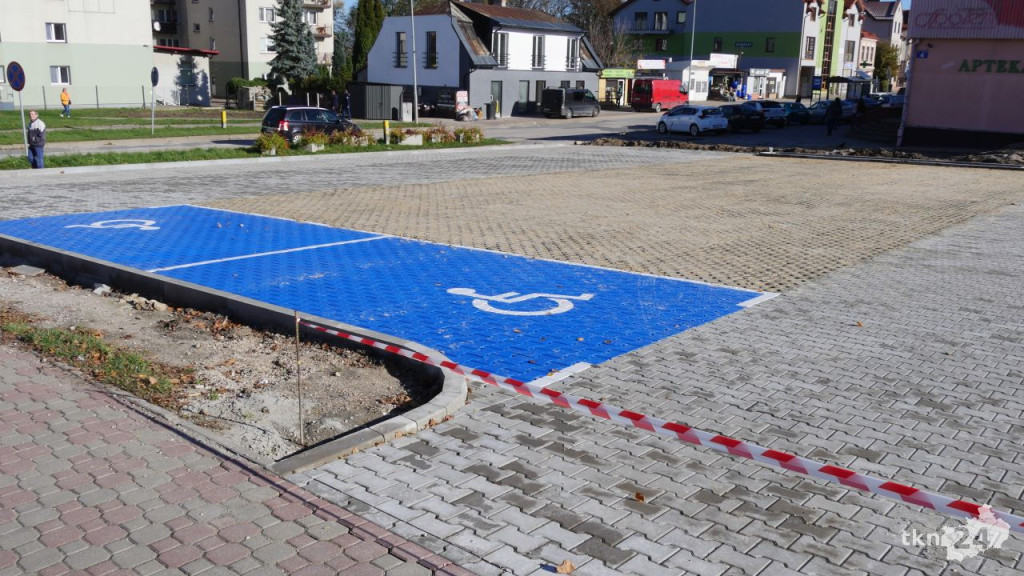 Nowe parkingi w Końskich niemal gotowe [zdjęcia]