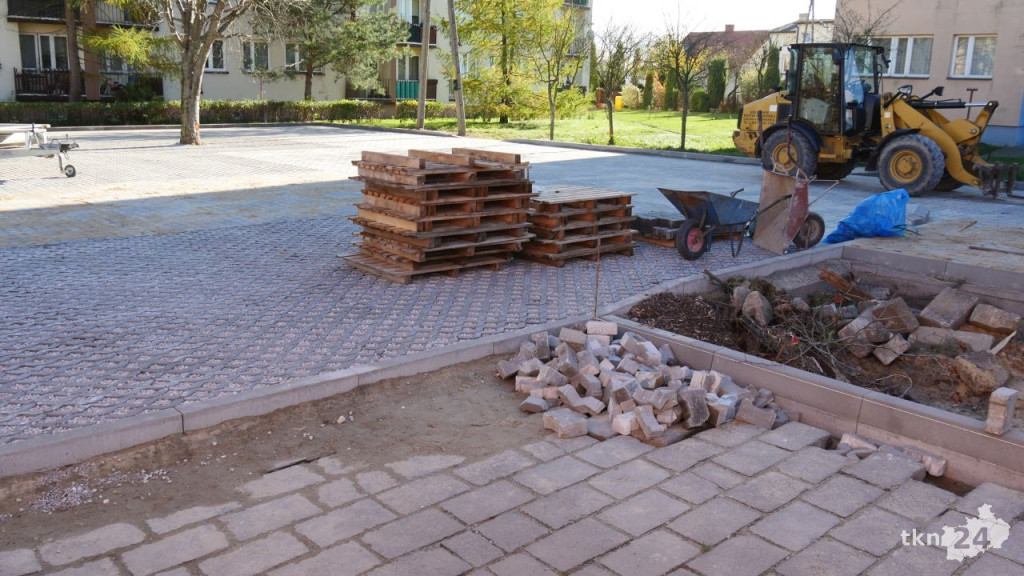 Nowe parkingi w Końskich niemal gotowe [zdjęcia]