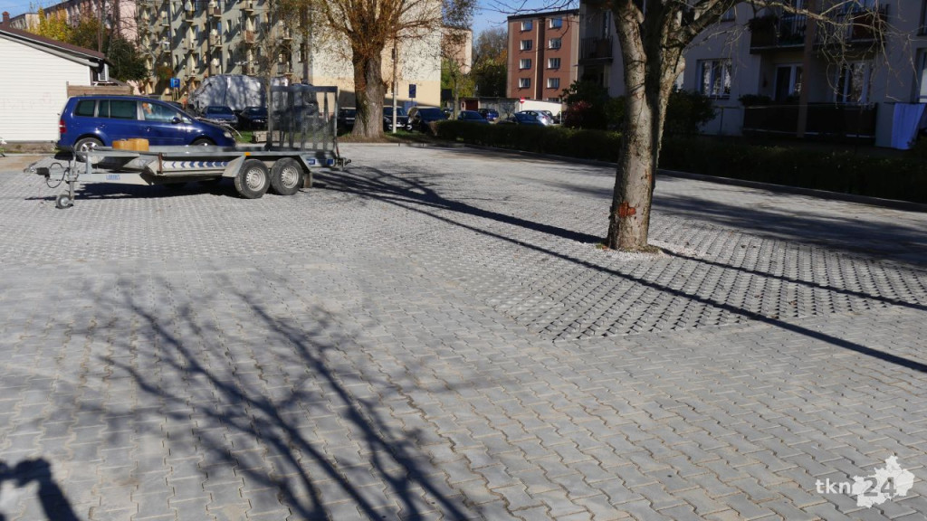 Nowe parkingi w Końskich niemal gotowe [zdjęcia]