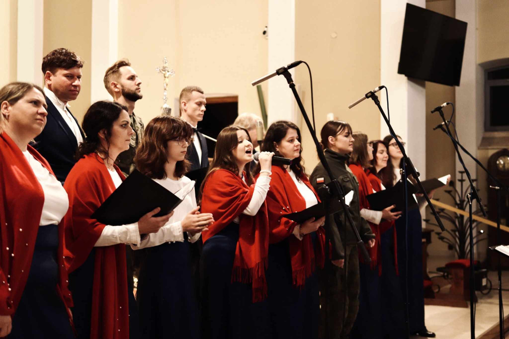 Koncert Papieski w Stąporkowie [zdjęcia]