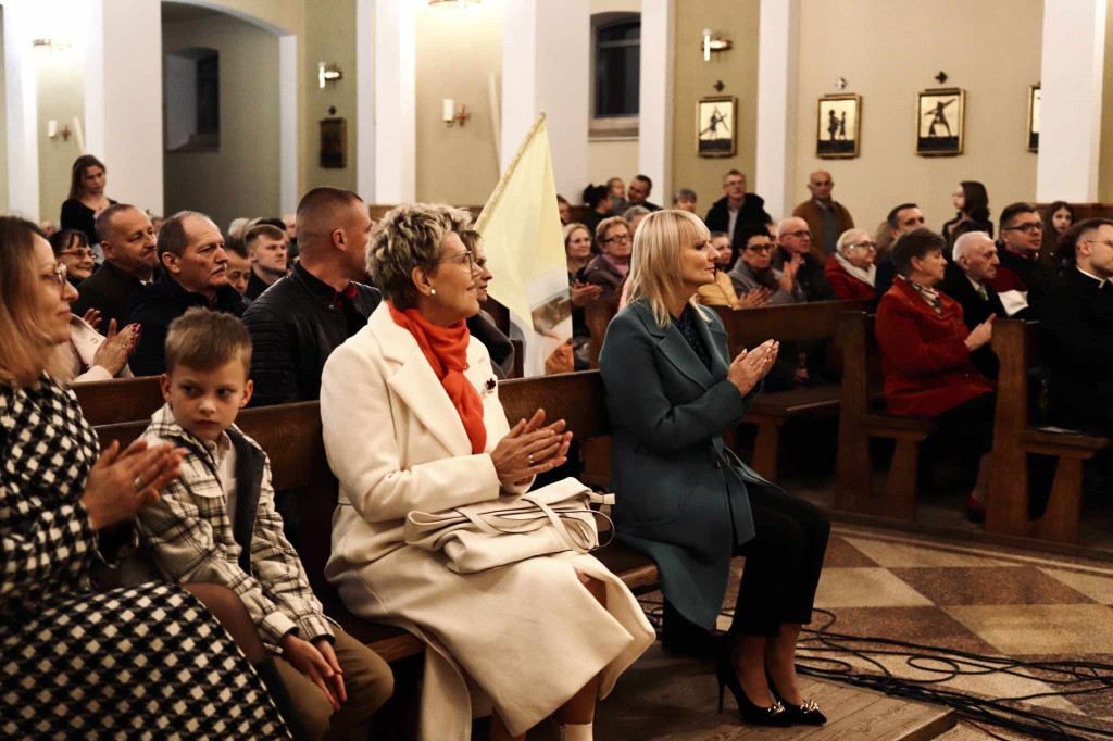 Koncert Papieski w Stąporkowie [zdjęcia]