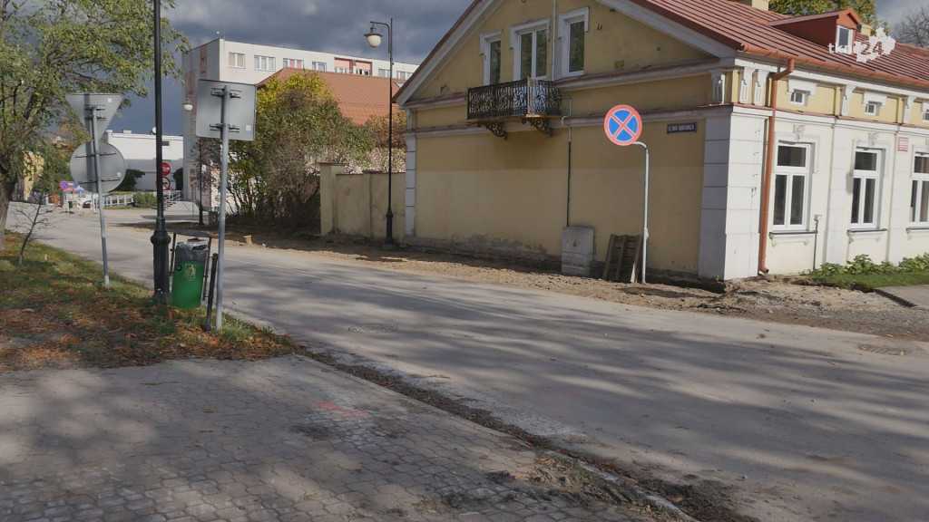 Trwa budowa dużego ronda w Końskich. Burmistrz odpowiada na pytania mieszkańców [wideo, zdjęcia]