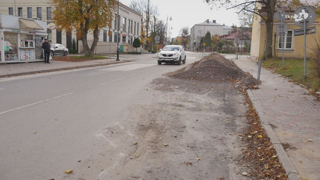Trwa budowa dużego ronda w Końskich. Burmistrz odpowiada na pytania mieszkańców [wideo, zdjęcia]