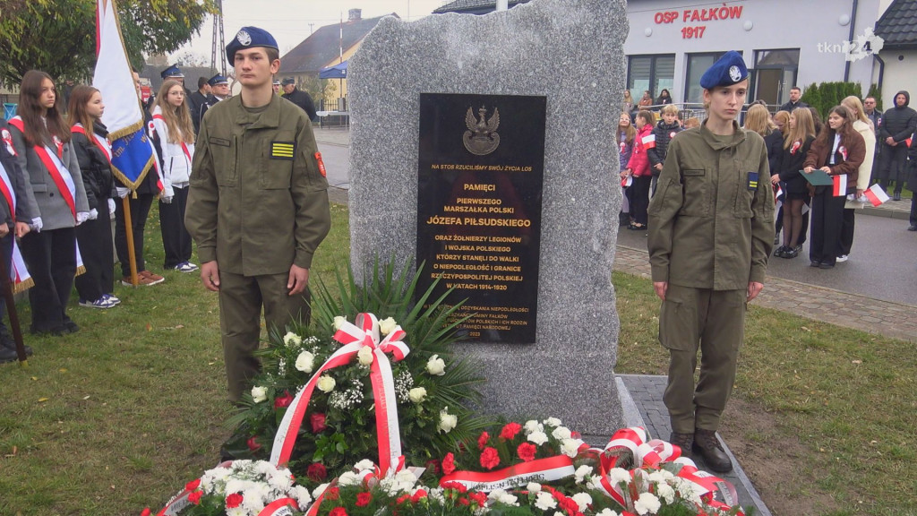 Piłsudski jest już w Fałkowie. Obchody 11 listopada [wideo, zdjęcia]
