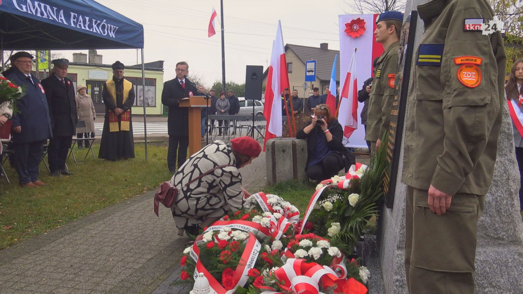 Piłsudski jest już w Fałkowie. Obchody 11 listopada [wideo, zdjęcia]