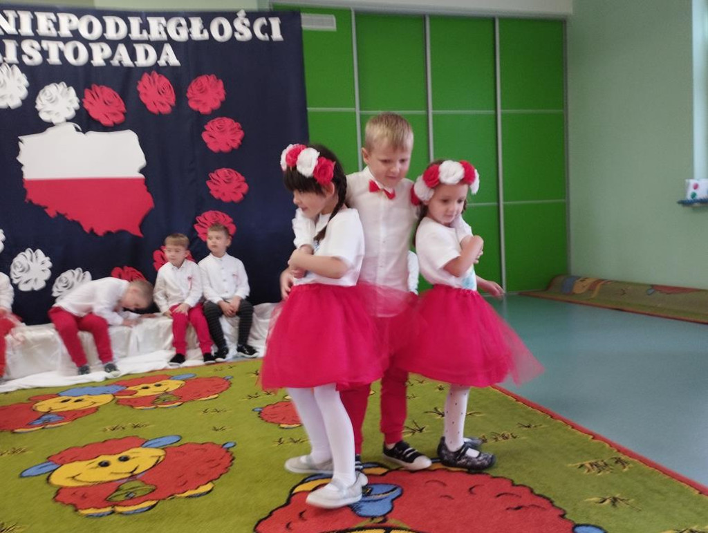 Smykowskie przedszkolaki z dumą świętowały Niepodległość [zdjęcia]