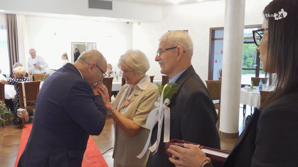 Złote Gody w Końskich. 29 par świętowało w Astorii [wideo, zdjęcia]