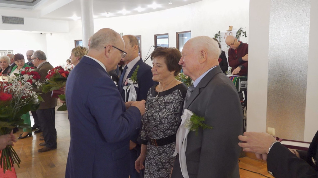 Złote Gody w Końskich. 29 par świętowało w Astorii [wideo, zdjęcia]