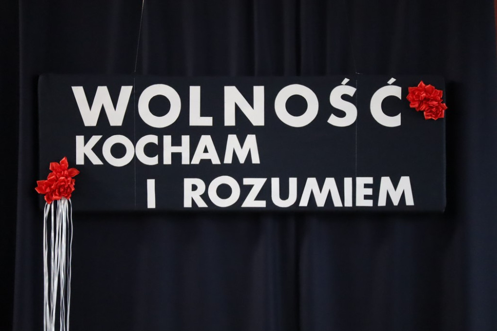 Święto Niepodległości świętem wolności: Akademia w ZSP nr 1 w Końskich