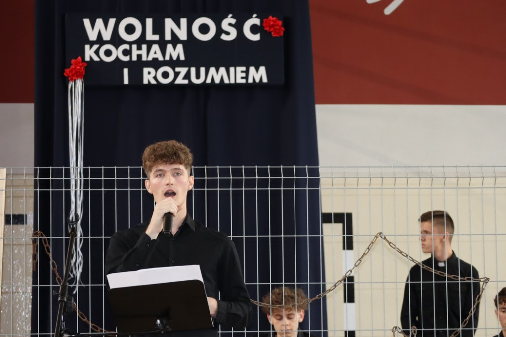 Święto Niepodległości świętem wolności: Akademia w ZSP nr 1 w Końskich