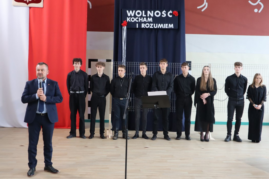 Święto Niepodległości świętem wolności: Akademia w ZSP nr 1 w Końskich