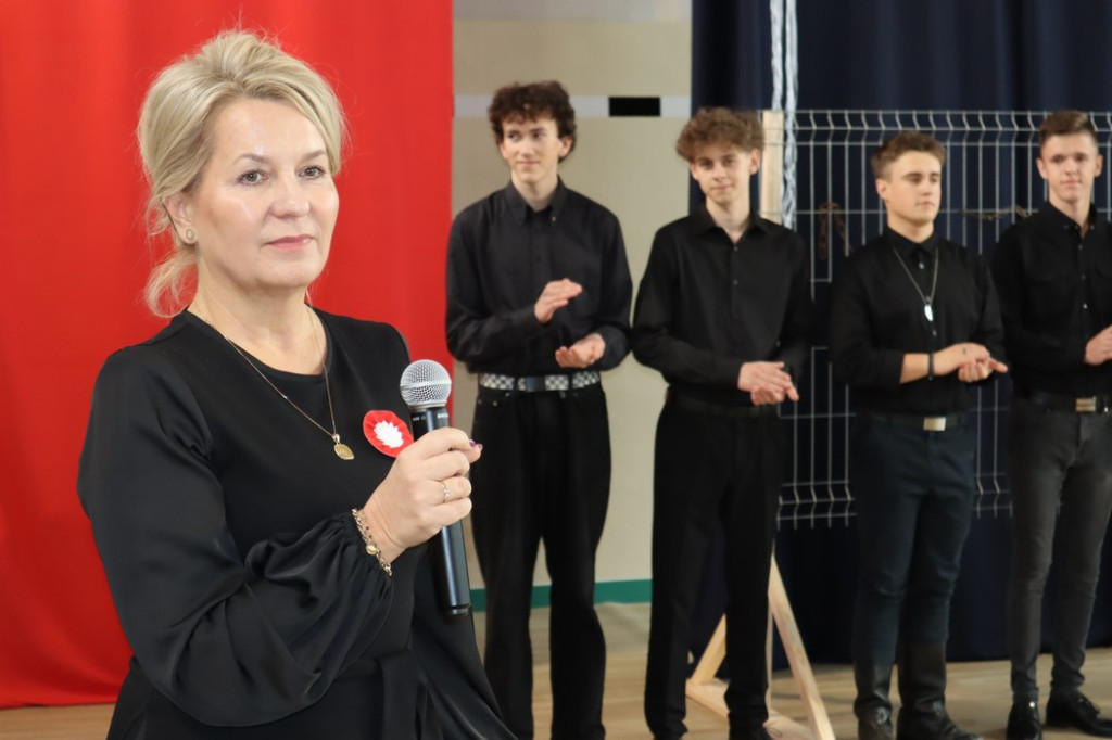 Święto Niepodległości świętem wolności: Akademia w ZSP nr 1 w Końskich