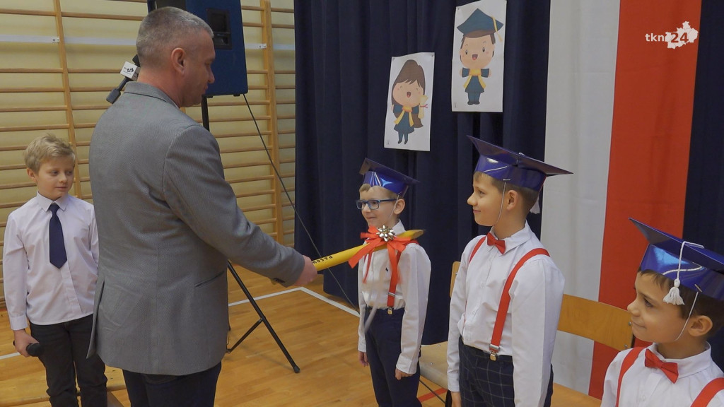 Siedmioro pierwszaków złożyło ślubowanie w Kazanowie [wideo, zdjęcia]