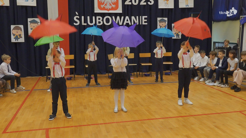 Siedmioro pierwszaków złożyło ślubowanie w Kazanowie [wideo, zdjęcia]
