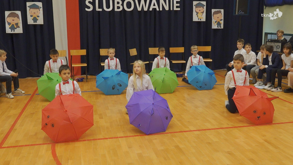 Siedmioro pierwszaków złożyło ślubowanie w Kazanowie [wideo, zdjęcia]