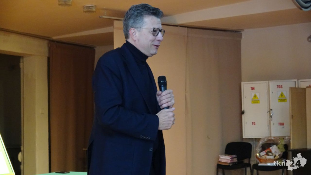 Spotkanie z Markiem Michalakiem w Szkole Podstawowej nr 1 w Końskich [wideo, zdjęcia]
