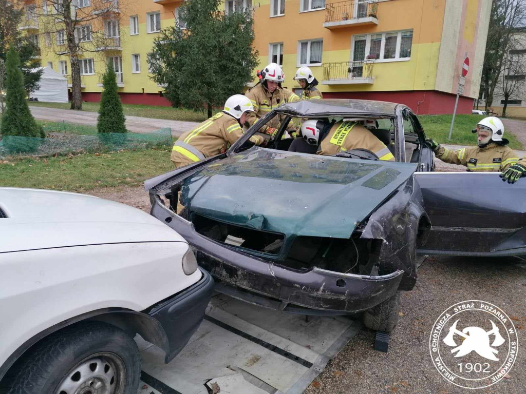 Pożar w bloku mieszkalnym. Strażacy przeprowadzili ćwiczenia [zdjęcia]
