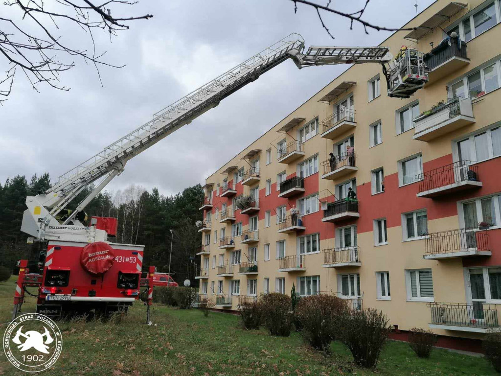 Pożar w bloku mieszkalnym. Strażacy przeprowadzili ćwiczenia [zdjęcia]