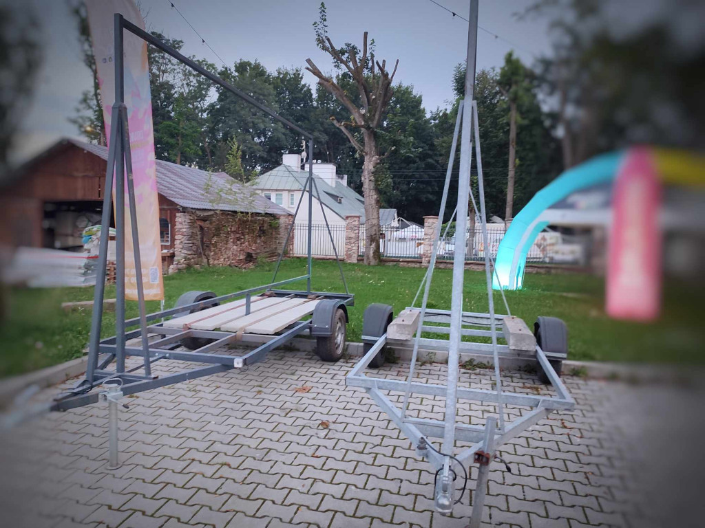 Powierzchnie i przyczepy reklamowe na wynajem