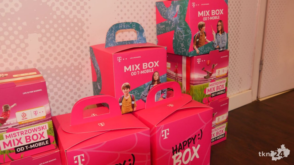 Moc prezentów od T-Mobile! Przed świętami odwiedź punkt w Końskich [wideo, zdjęcia]