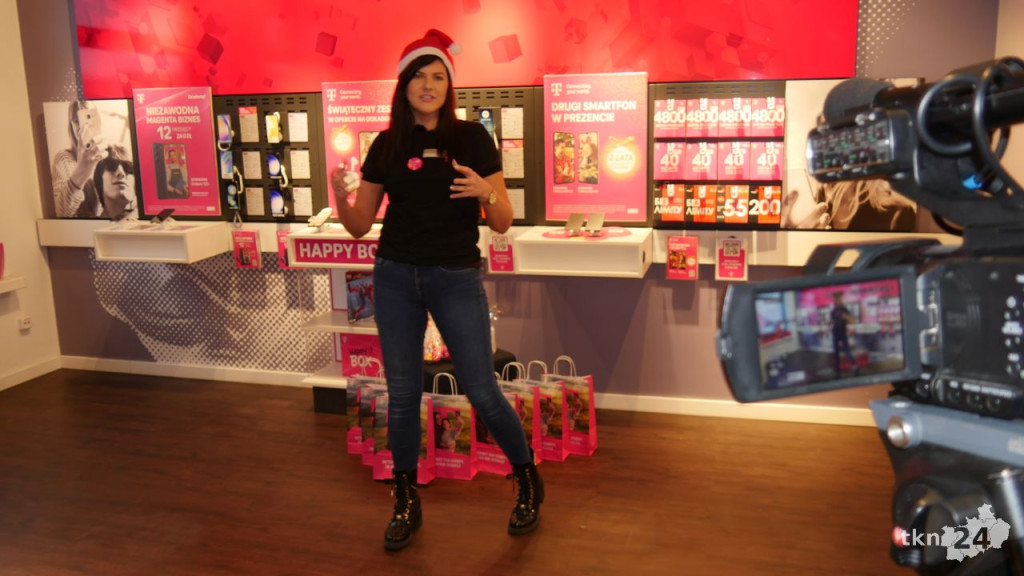 Moc prezentów od T-Mobile! Przed świętami odwiedź punkt w Końskich [wideo, zdjęcia]