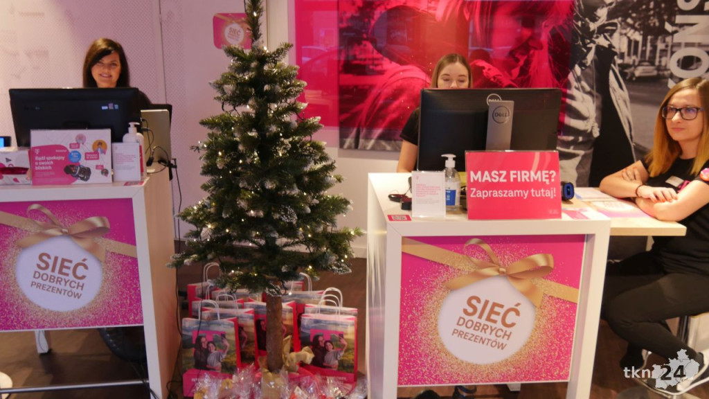 Moc prezentów od T-Mobile! Przed świętami odwiedź punkt w Końskich [wideo, zdjęcia]