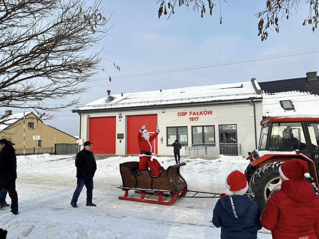 Mikołaj na saniach dotarł także do Fałkowa [zdjęcia]
