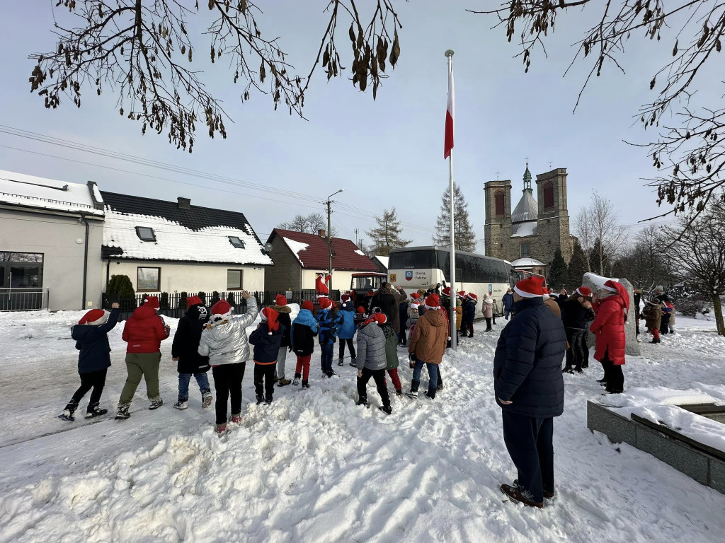 Mikołaj na saniach dotarł także do Fałkowa [zdjęcia]