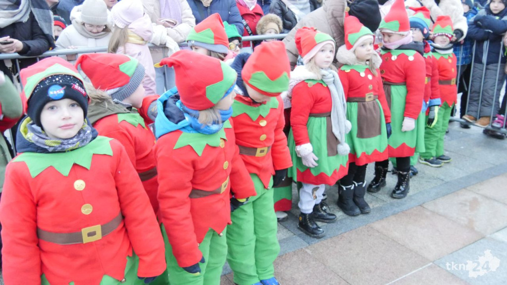 Końskie: Choinka na rynku już rozświetlona! [wideo, zdjęcia]