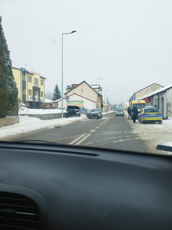 Niespokojny poranek na koneckich drogach [zdjęcia]