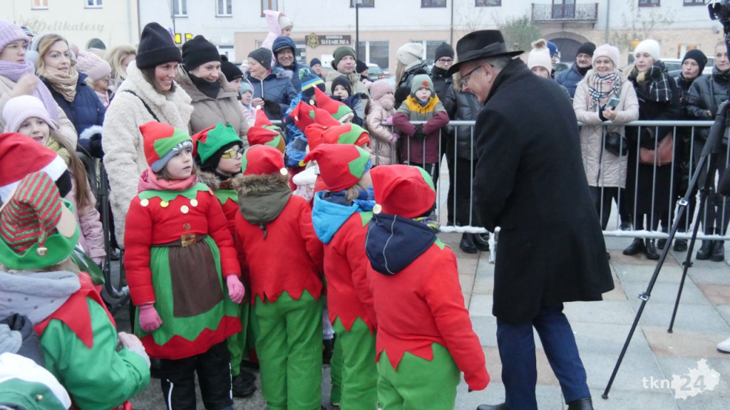 Końskie: Choinka na rynku już rozświetlona! [wideo, zdjęcia]