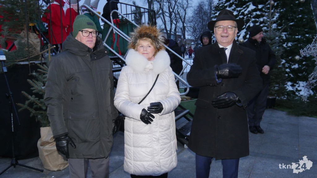 Końskie: Choinka na rynku już rozświetlona! [wideo, zdjęcia]