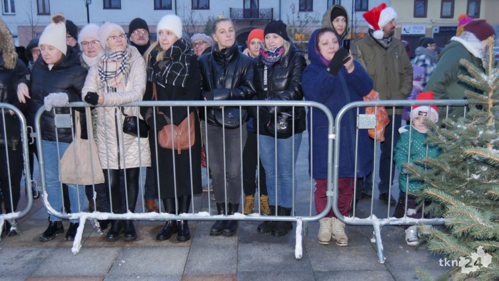 Końskie: Choinka na rynku już rozświetlona! [wideo, zdjęcia]