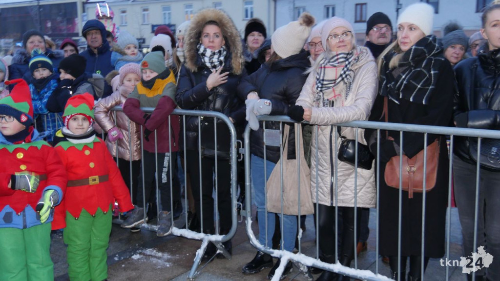 Końskie: Choinka na rynku już rozświetlona! [wideo, zdjęcia]