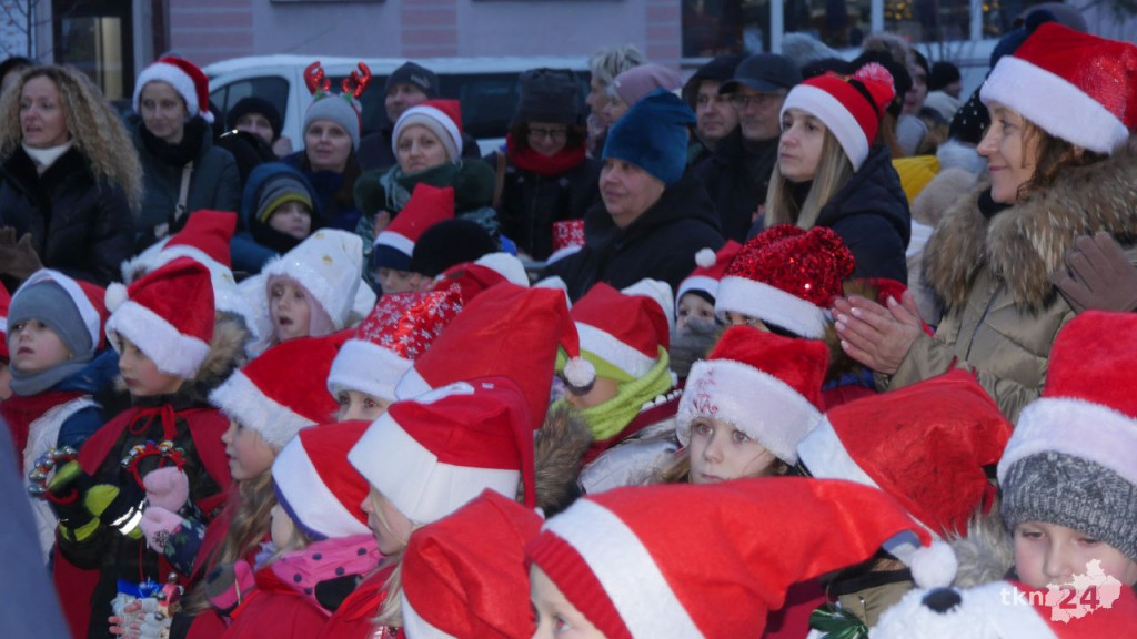 Końskie: Choinka na rynku już rozświetlona! [wideo, zdjęcia]