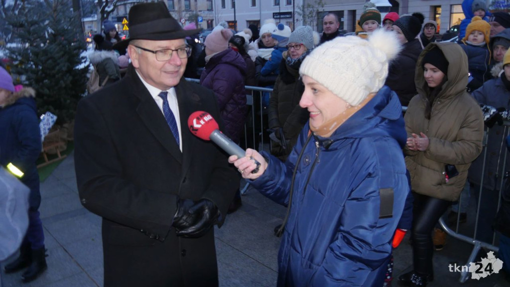 Końskie: Choinka na rynku już rozświetlona! [wideo, zdjęcia]