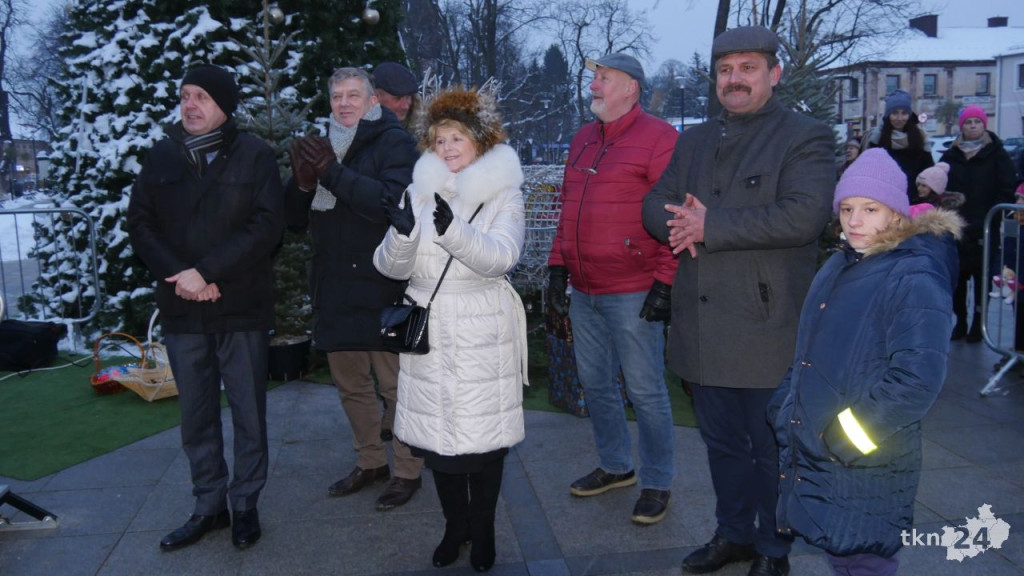 Końskie: Choinka na rynku już rozświetlona! [wideo, zdjęcia]