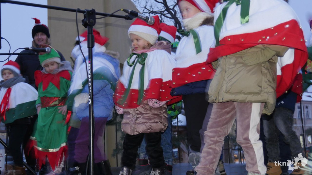 Końskie: Choinka na rynku już rozświetlona! [wideo, zdjęcia]