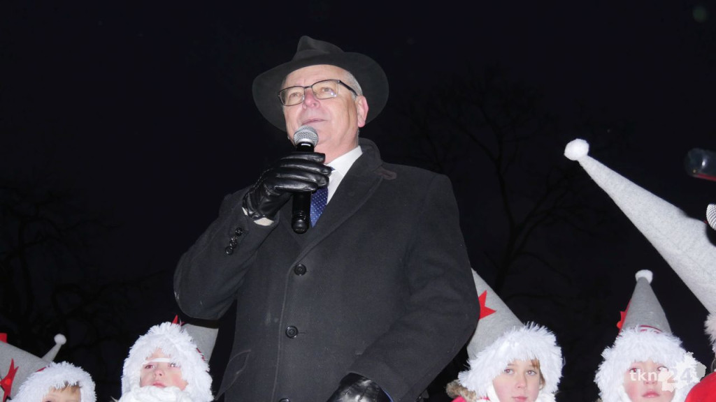Końskie: Choinka na rynku już rozświetlona! [wideo, zdjęcia]