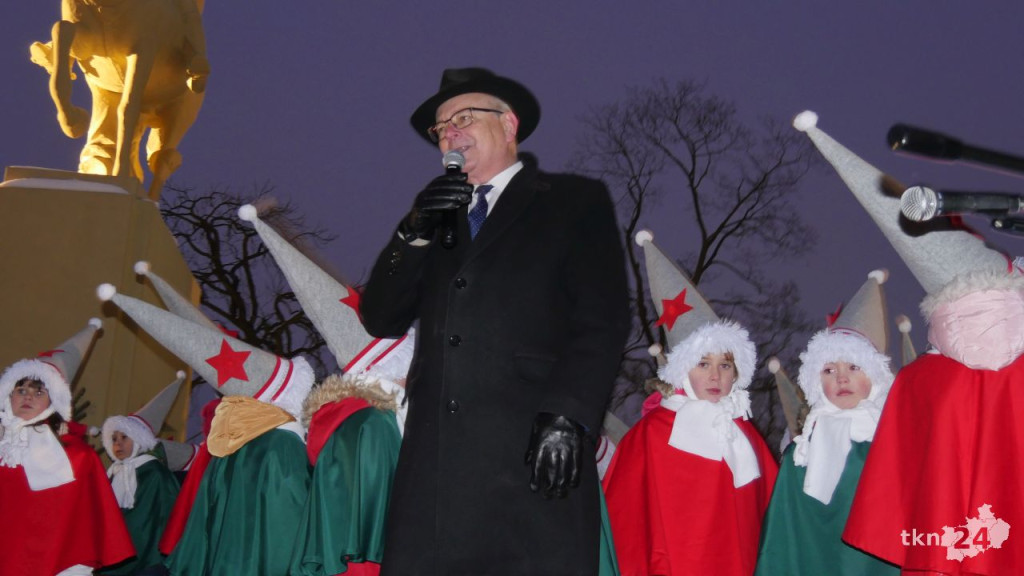 Końskie: Choinka na rynku już rozświetlona! [wideo, zdjęcia]