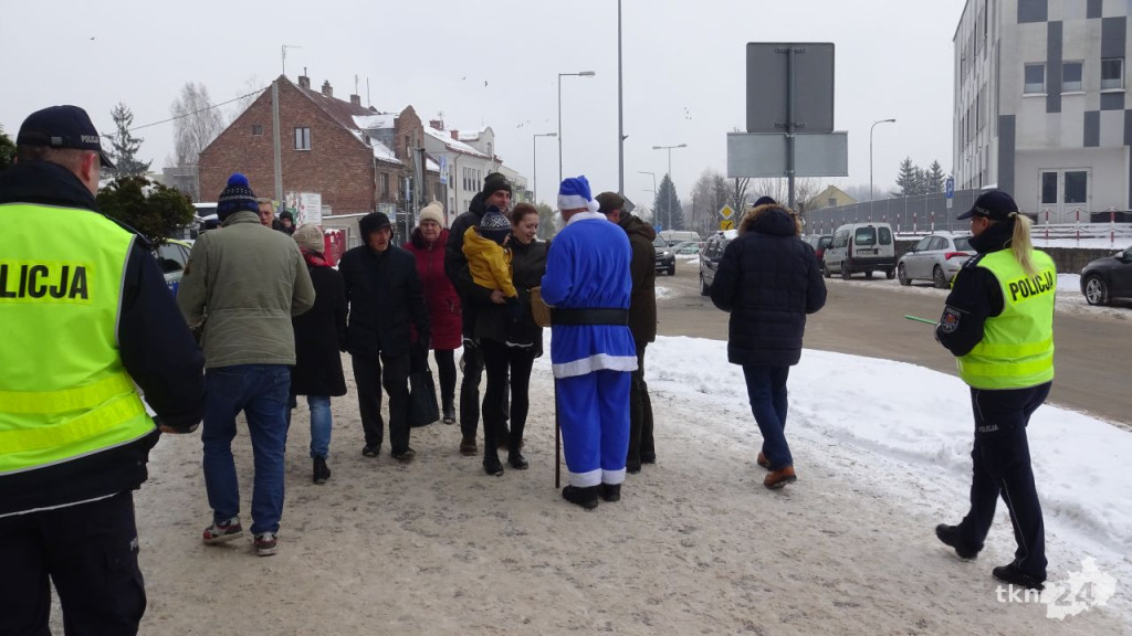 Odblaskowa choinka ponownie stanęła w Końskich [wideo, zdjęcia]