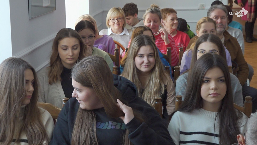 O Cezarym Chlebowskim w koneckiej Bibliotece [wideo, zdjęcia]