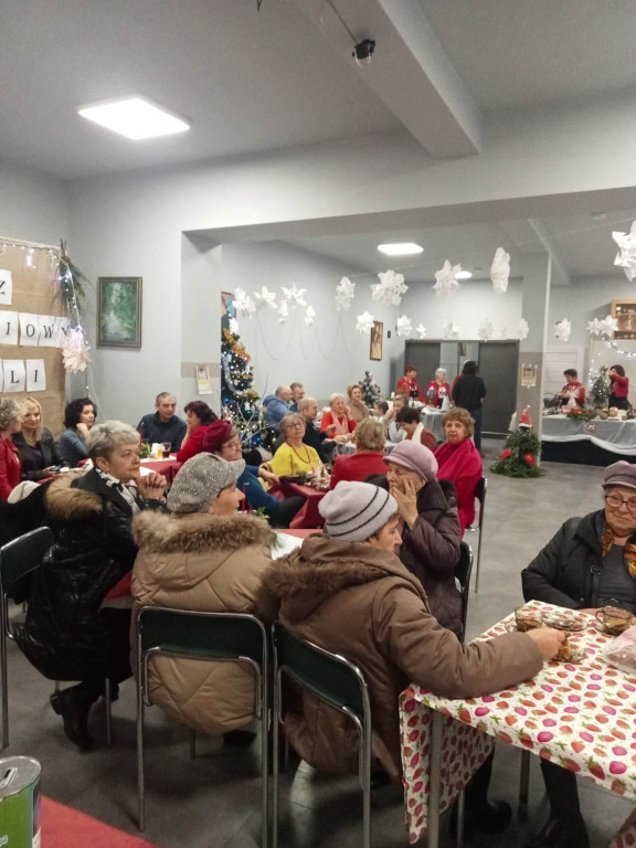 Magia świąt w Koziej Woli. Udany I Kiermasz Bożonarodzeniowy [zdjęcia]