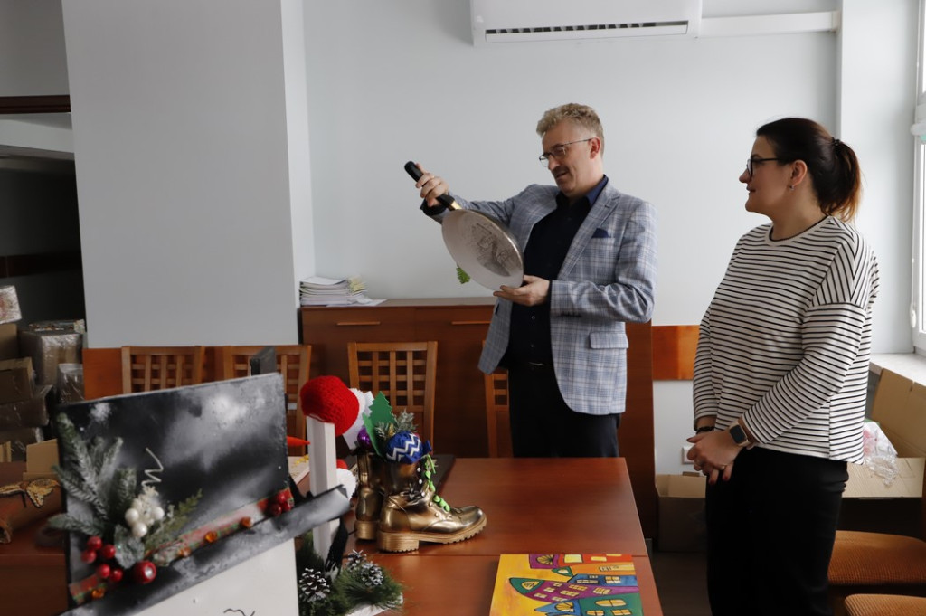 Dali przedmiotom drugie życie. Konkurs `Malowane na byle czym` rozstrzygnięty`