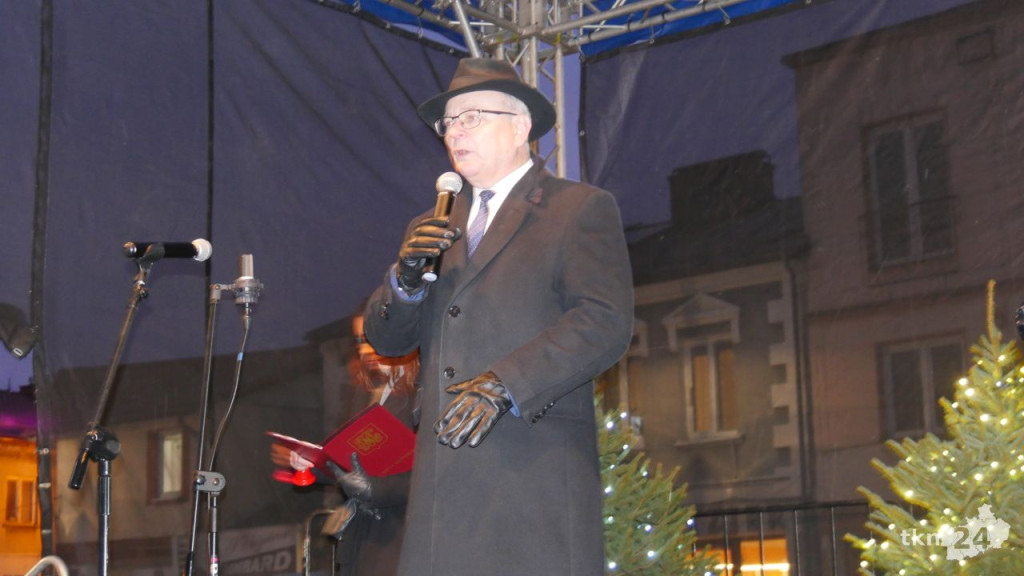 Świąteczne cuda na rynku w Końskich. Ruszył Bożonarodzeniowy Jarmark [wideo, zdjęcia]