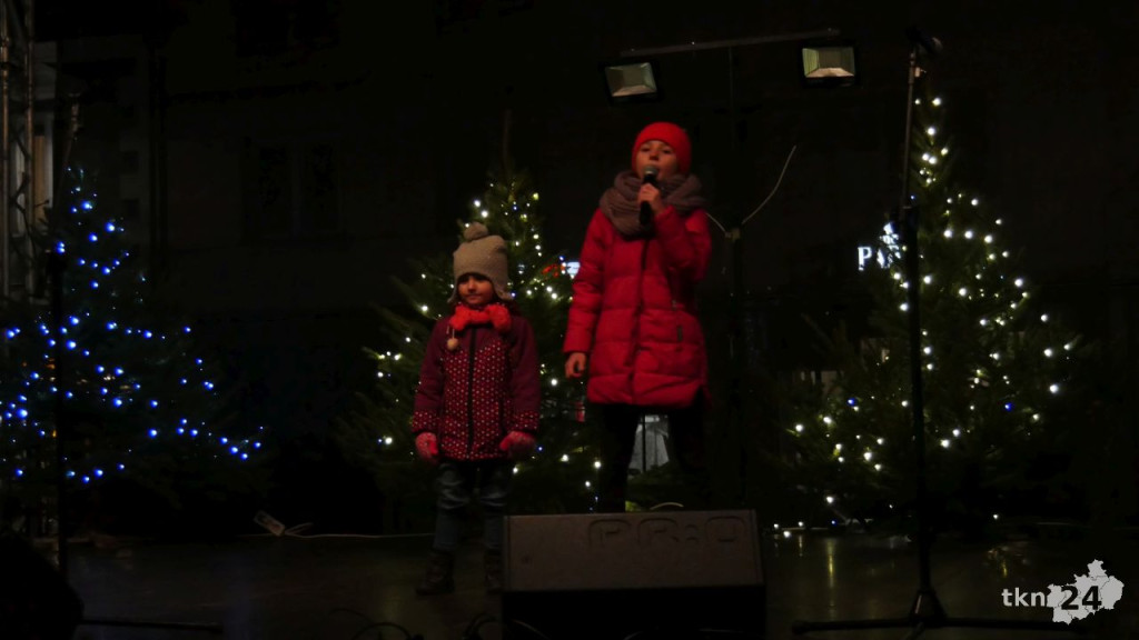Świąteczne cuda na rynku w Końskich. Ruszył Bożonarodzeniowy Jarmark [wideo, zdjęcia]