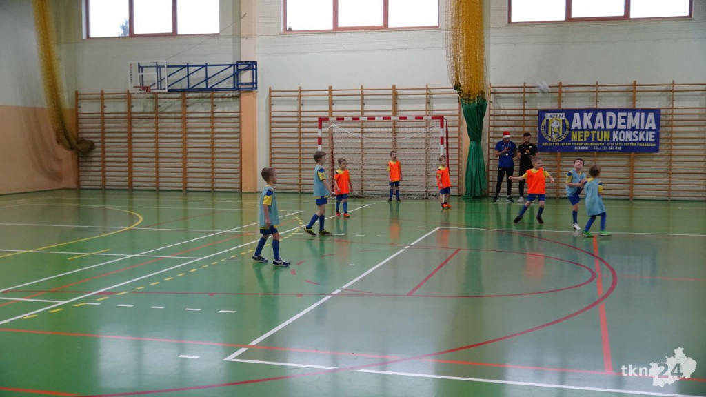 Nawet 200 dzieciaków na Mikołajkowym Turnieju Neptuna Końskie [wideo, zdjęcia]