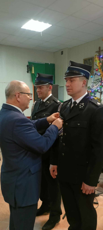 Opłatkowe spotkanie w miejscowości Wąsosz z medalami dla druhów [zdjęcia]
