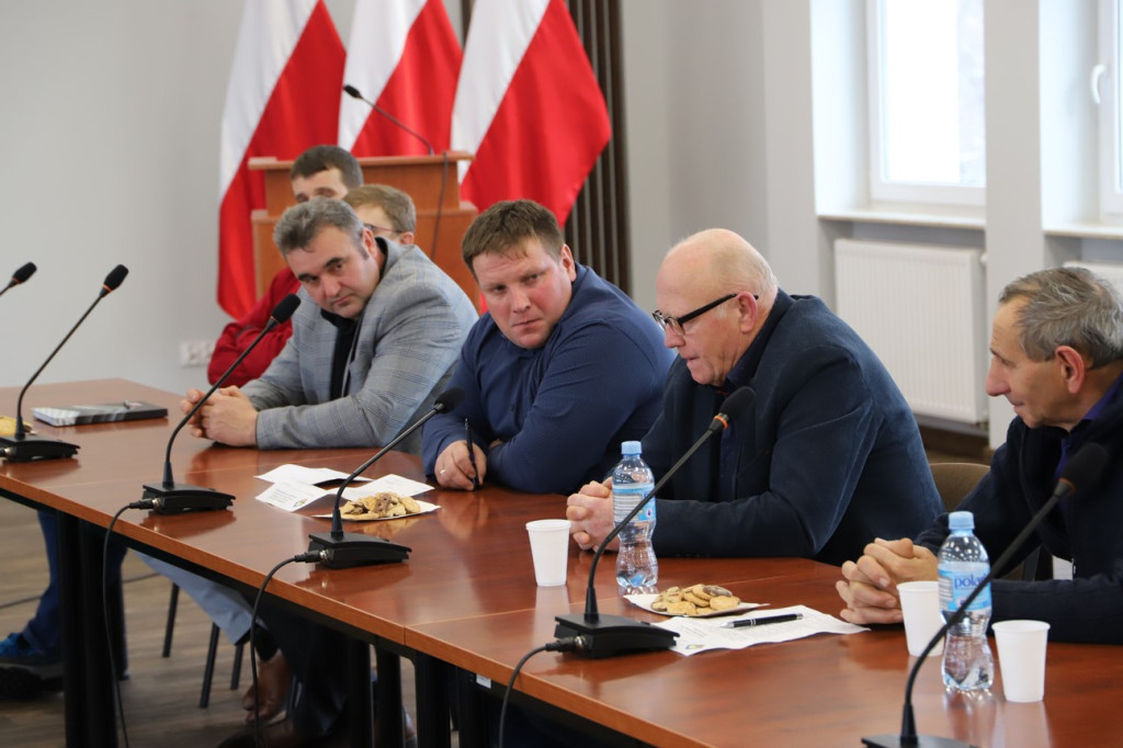 Mniej gospodarstw, więcej zwierząt. Obradowała Izba Rolnicza [zdjęcia]